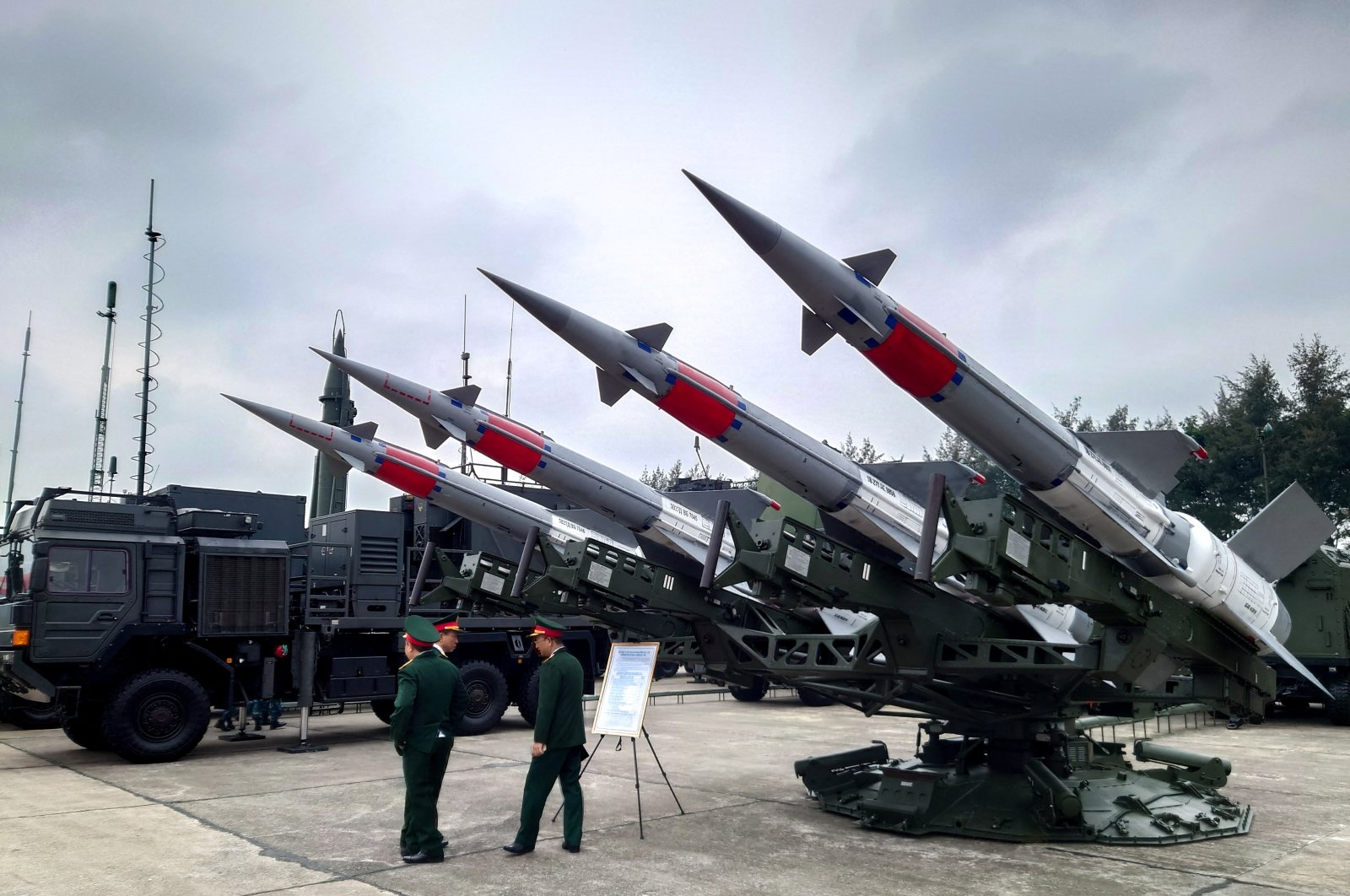 Military arms are displayed at the Vietnam International Defence Expo 2022, in Hanoi, Vietnam, Dec. 8, 2022. (Reuters Photo)