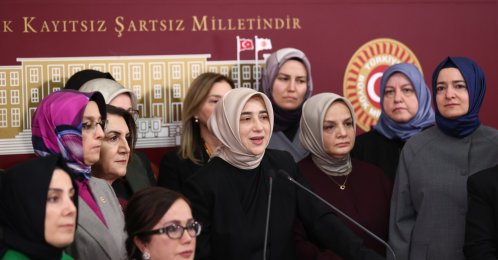  Özlem Zengin, the vice-chair of the ruling Justice and Development Party (AK Party) ia seen with women deputies at a press briefing at the parliament, Ankara, Türkiye, Dec.9, 2022 (AA Photo) 