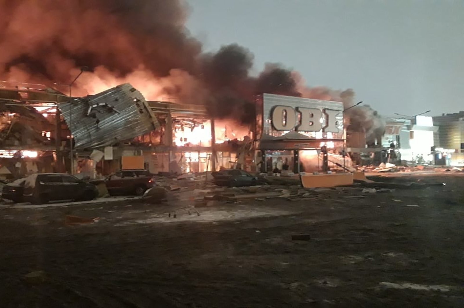 Kebakaran besar terjadi di pusat perbelanjaan Moskow, 1 tewas