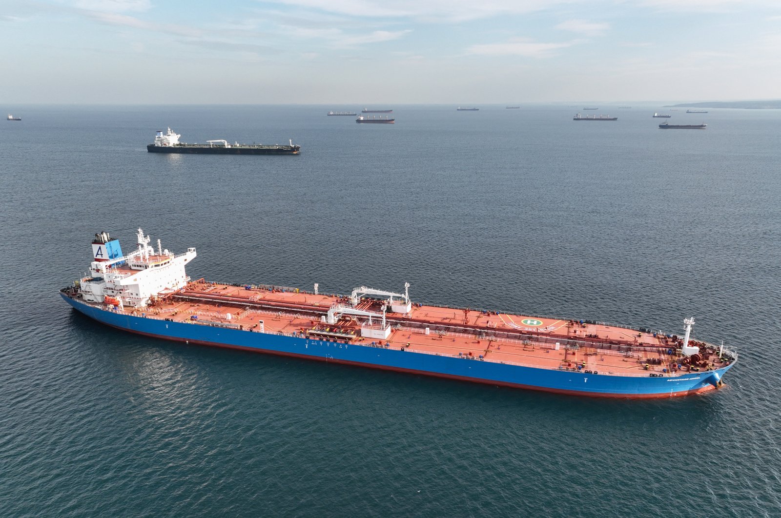 Türkiye bersumpah untuk menjaga kapal tanker minyak yang tidak memiliki asuransi keluar dari perairannya