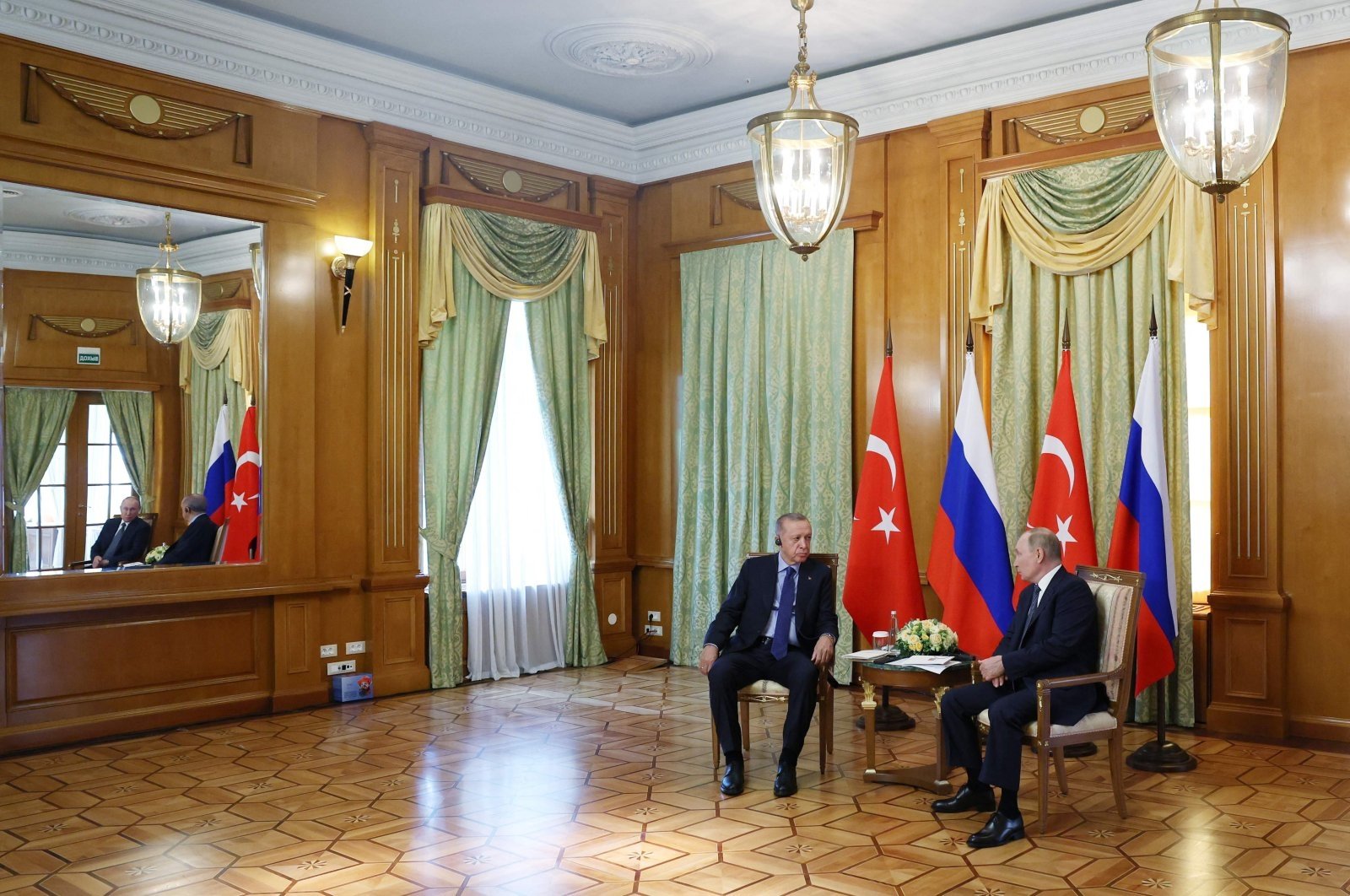 President Recep Tayyip Erdoğan (L) meets with Russian President Vladimir Putin in Sochi, Russia, Aug. 5, 2022. (AFP)