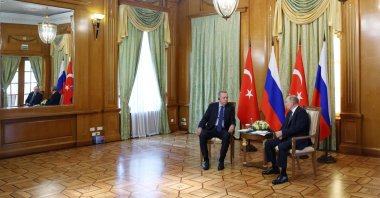 President Recep Tayyip Erdoğan (L) meets with Russian President Vladimir Putin in Sochi, Russia, Aug. 5, 2022. (AFP)