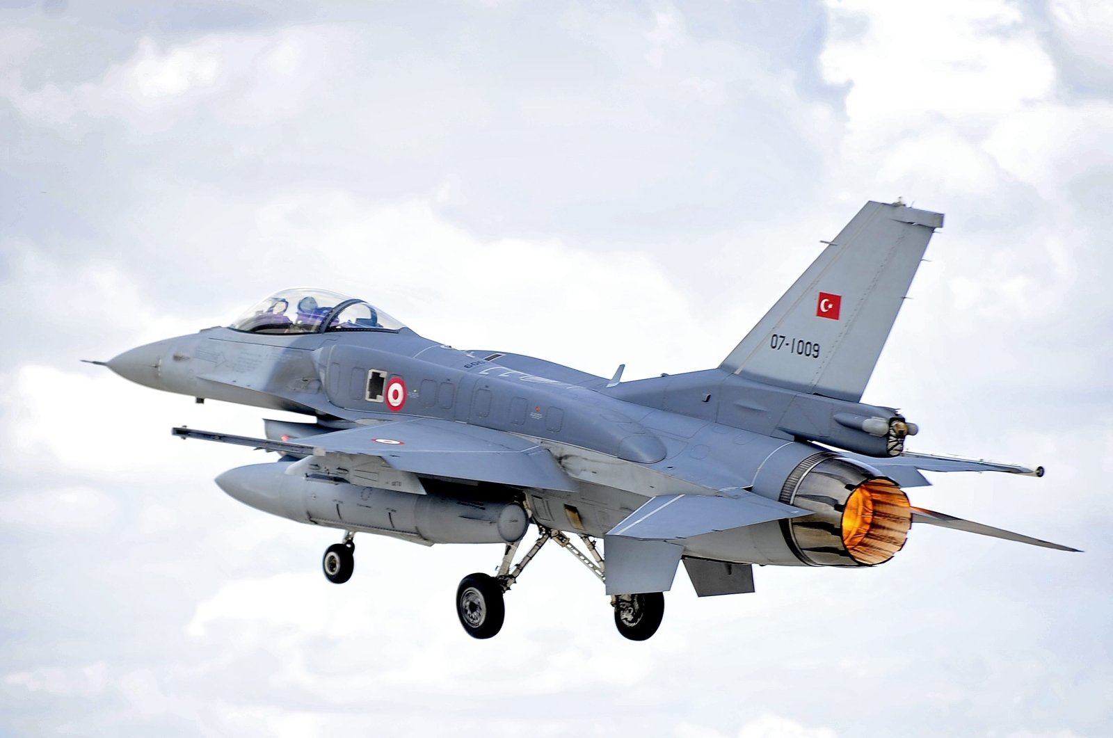 An F-16 Fighting Falcon of the Turkish Air Force takes off on a sortie from an air base during Exercise Anatolian Eagle, in Konya, Türkiye. (Courtesy Turkish Defense Ministry)