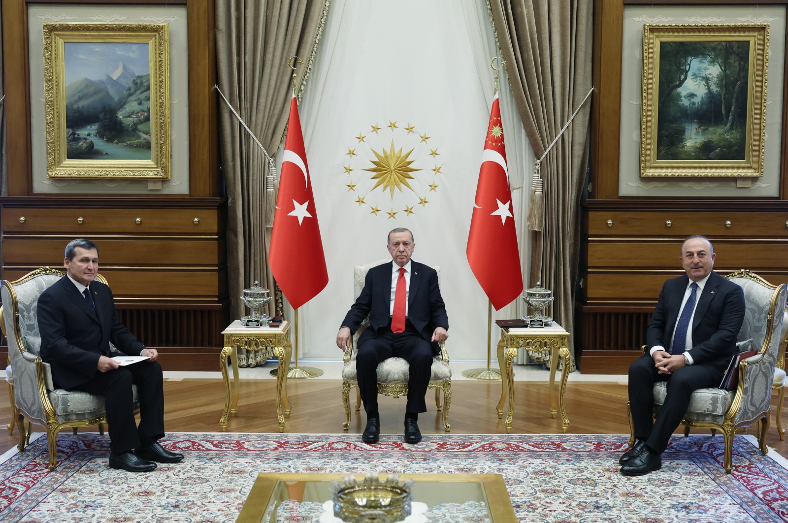 President Recep Tayyip Erdoğan is seen together with Foreign Minister Mevlüt Çavuşoğlu and his Turkmen counterpart Rashid Meredov. are seen at the presidential palace, Ankara, Türkiye, Nov. 28, 2022. (AA Photo)