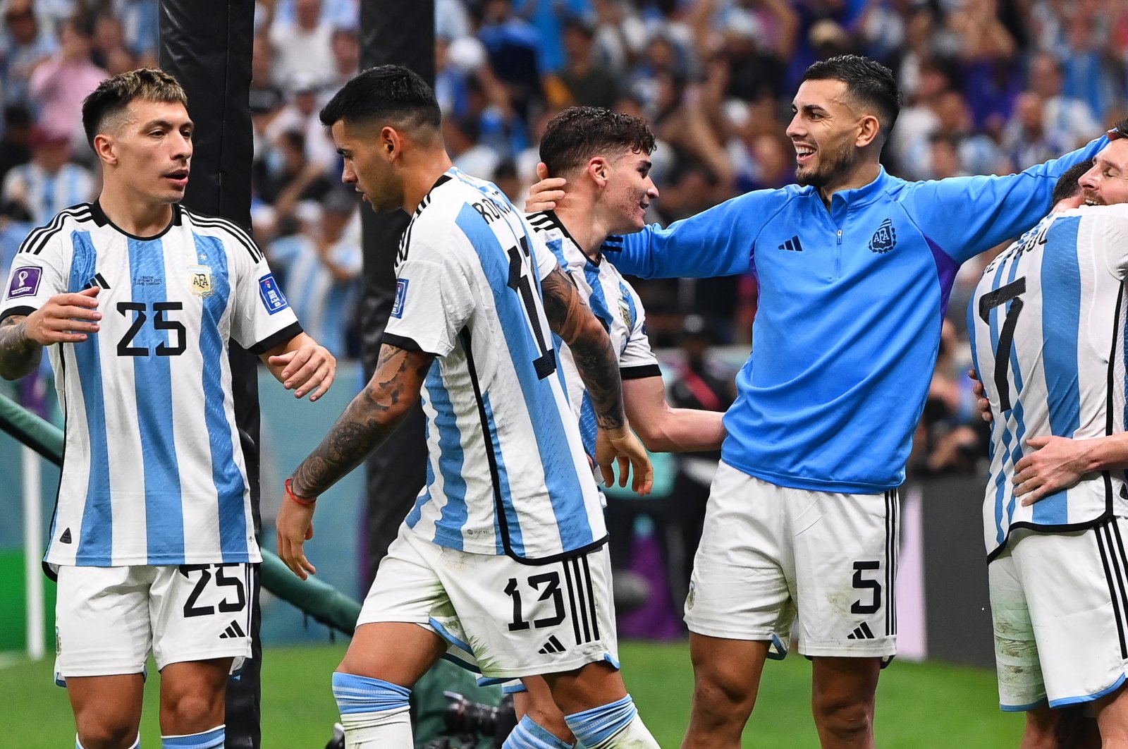 Julian Alvarez (3-L) of Argentina celebrates with teammates after scoring the 3-0 lead during the FIFA World Cup 2022 semifinal between Argentina and Croatia at Lusail Stadium in Lusail, Qatar, Dec. 13, 2022.  (EPA Photo)