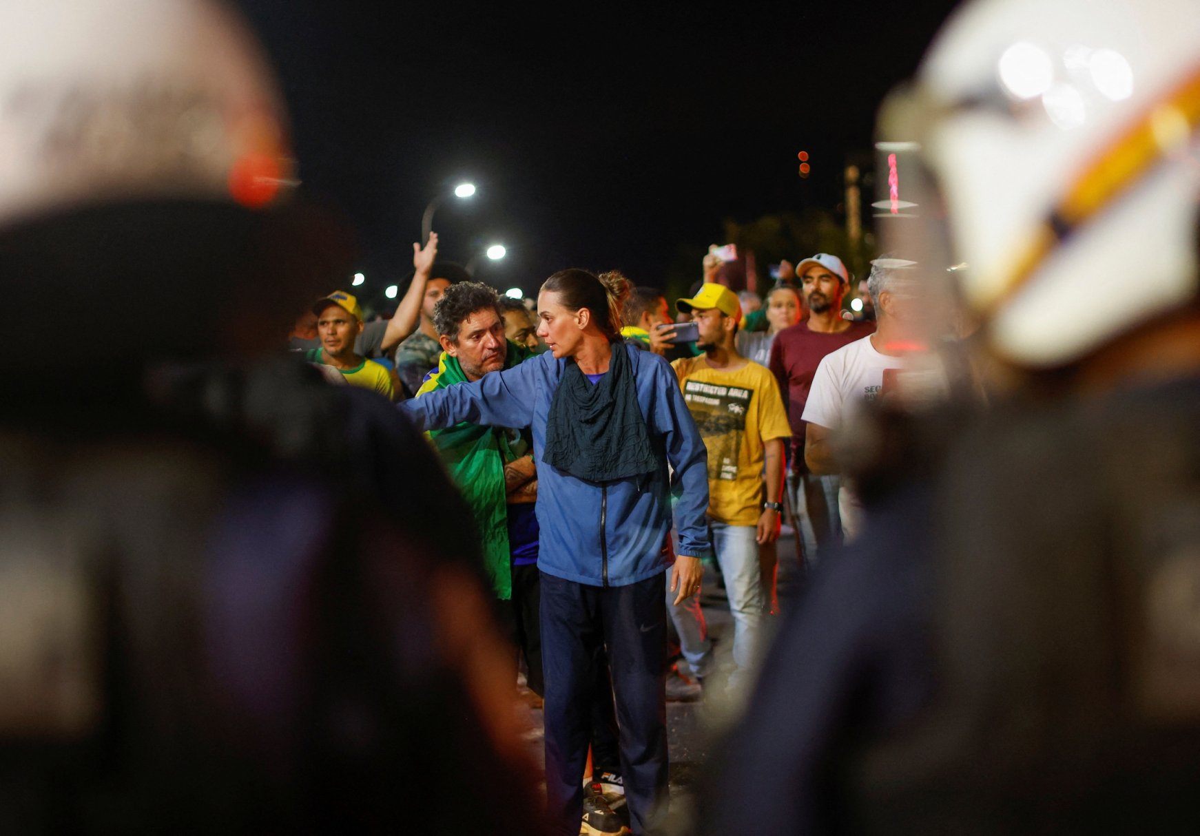 Bolsonaro Supporters Attack Police Headquarters In Brazilian Capital ...