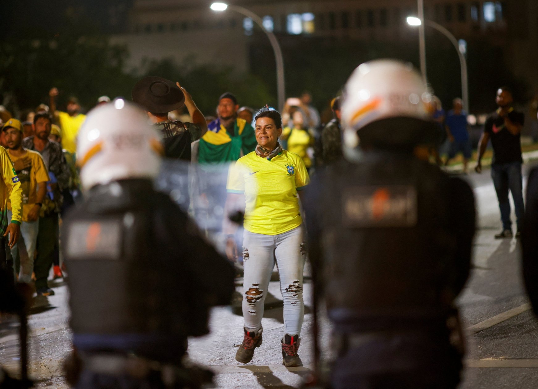 Bolsonaro Supporters Attack Police Headquarters In Brazilian Capital ...