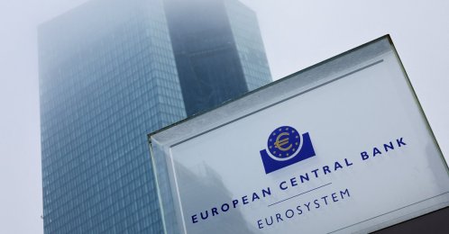 The building of the European Central Bank (ECB) is seen surrounded by fog before the monthly news conference following the ECB's monetary policy meeting in Frankfurt, Germany, Dec. 15, 2022. (Reuters Photo)