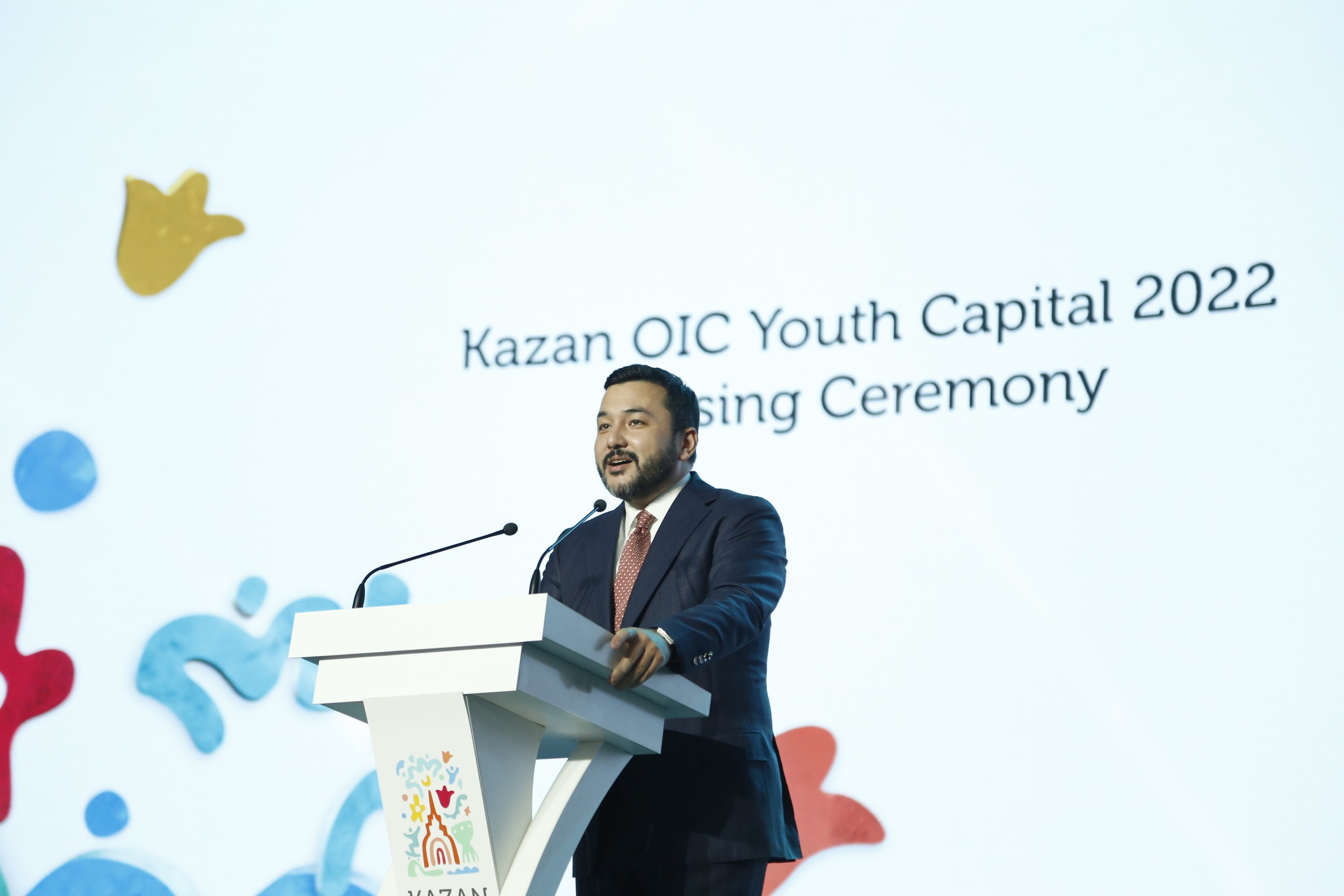 Presiden ICYF Taha Ayhan berbicara pada upacara penutupan, Kazan, Tatarstan, Federasi Rusia, 15 Desember 2022. (Courtesy of Organizing Committee)