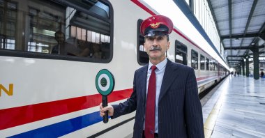 The Eastern Express sets out on its first voyage of the winter season, in Kars, Türkiye, Dec. 14, 2022. (AA Photo)