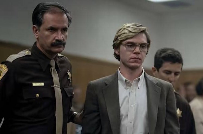 Produser ‘Dahmer’ Ryan Murphy mendapat penghargaan di Golden Globes