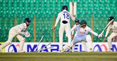 India's Rishabh Pant (L) successfully dismisses Bangladesh's Nurul Hasan (R) on Day 4 of first Test, Chittagong, Bangladesh, Dec. 17, 2022. (AFP Photo)