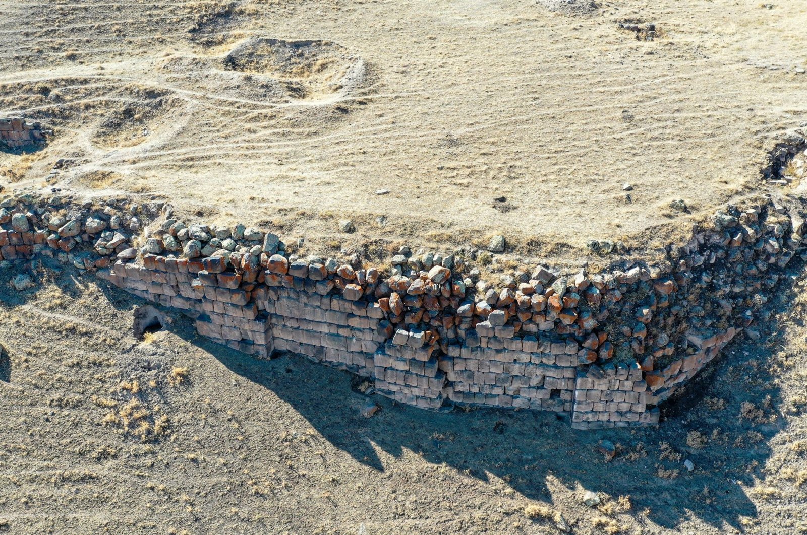 The archaelogical remains in the ruins of Körzüt Castle, in Van, Türkiye, Dec. 18, 2022. (AA Photo)