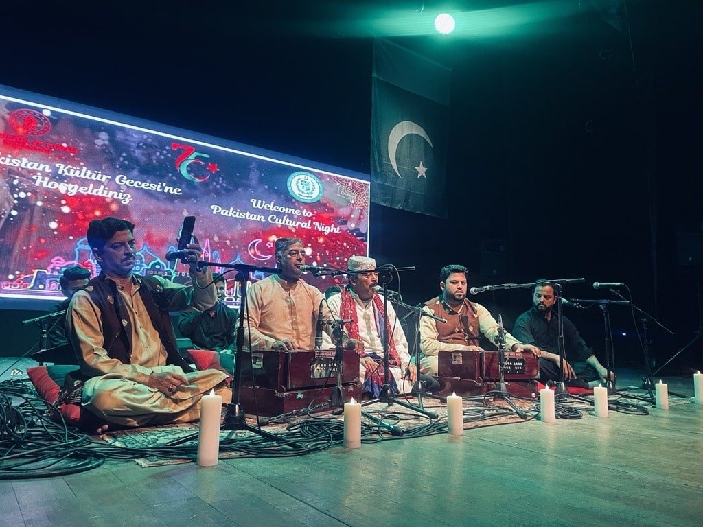 Qawwali Fareed Ayaz, Abu Muhammad Qawwal & Brothers during a performance of qawwali in Istanbul, Türkiye, Dec. 20, 2022. (Photo by Buse Keskin)