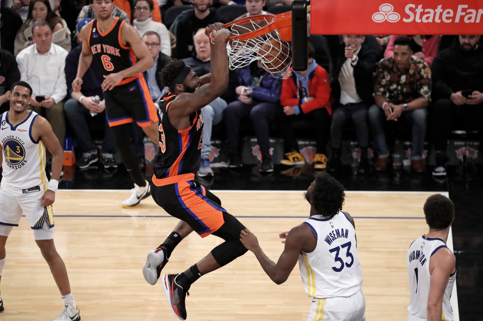 Knicks mendominasi Warriors untuk memperkuat klaim playoff, catatan teratas Nuggets