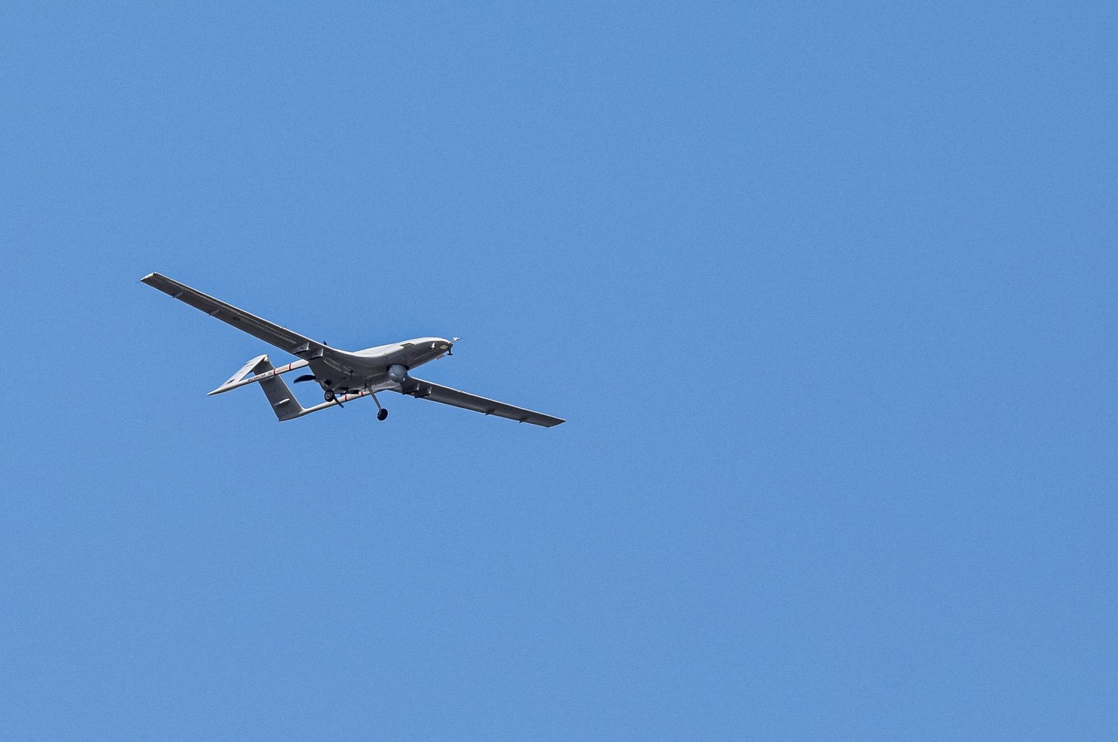 A Bayraktar TB2 unmanned combat aerial vehicle is seen during a demonstration flight at the Teknofest aerospace and technology festival in Baku, Azerbaijan, May 27, 2022. (Reuters Photo)