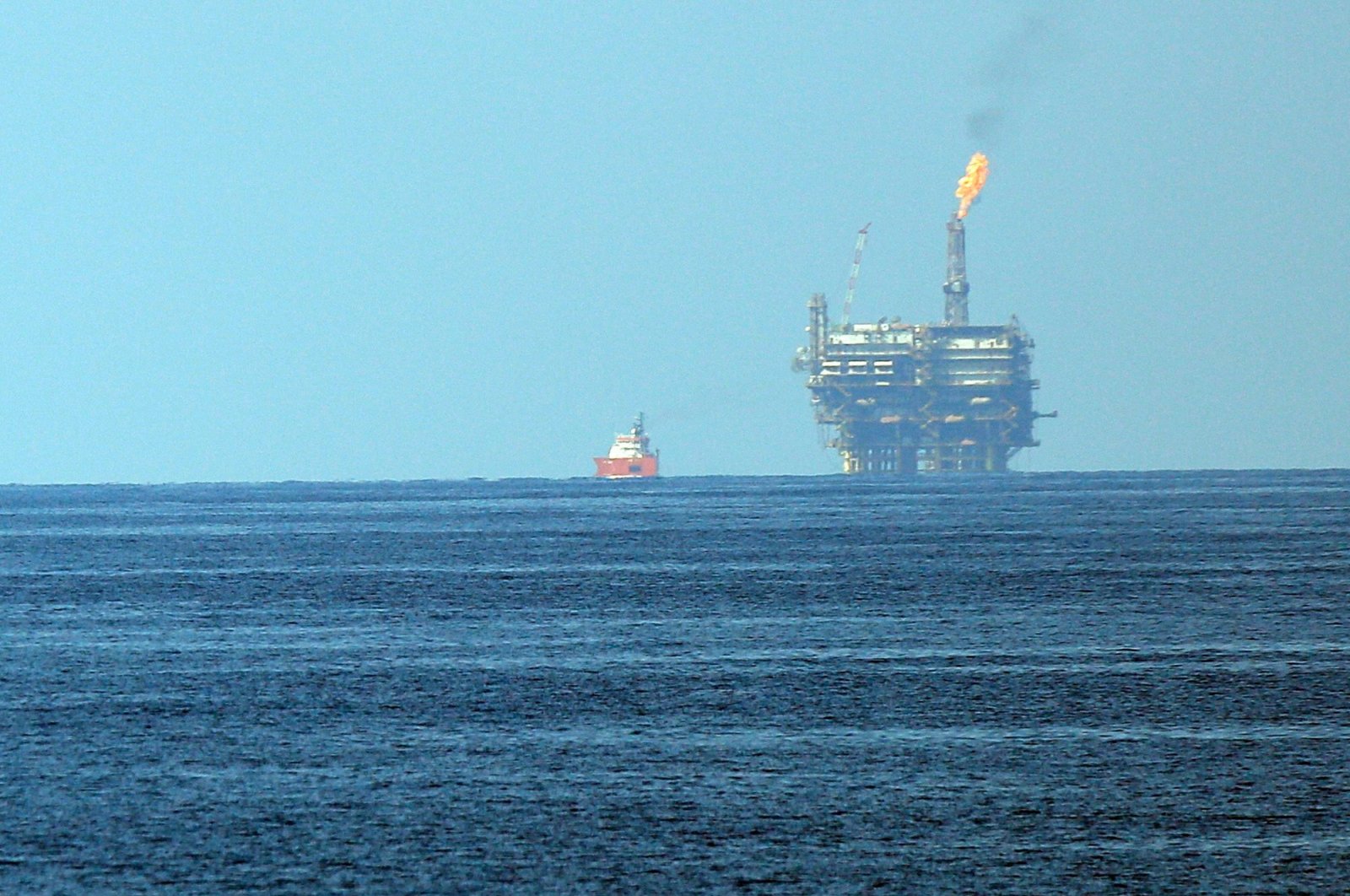 Eni&#039;s Bouri Offshore oil terminal is seen off the Libyan coast, in the Mediterranean Sea, Aug. 1, 2015. (AP Photo)