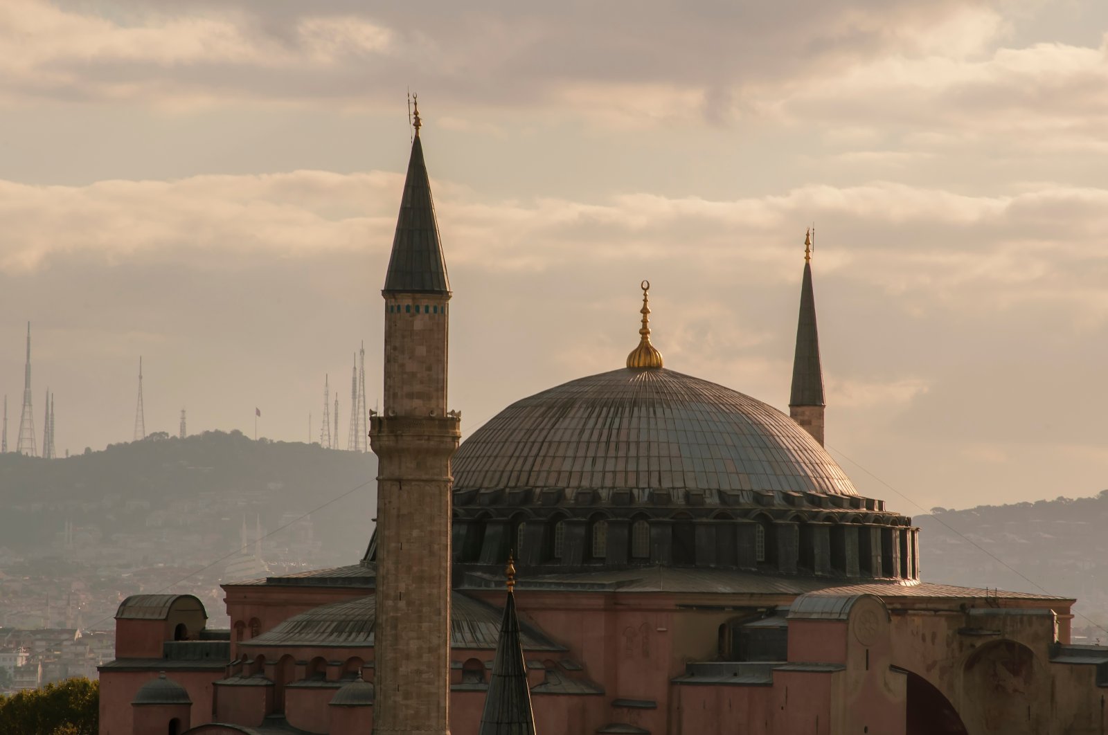 The dome and minarets of the Hagia Sophia in Istanbul, Türkiye. (Shutterstock Photo)