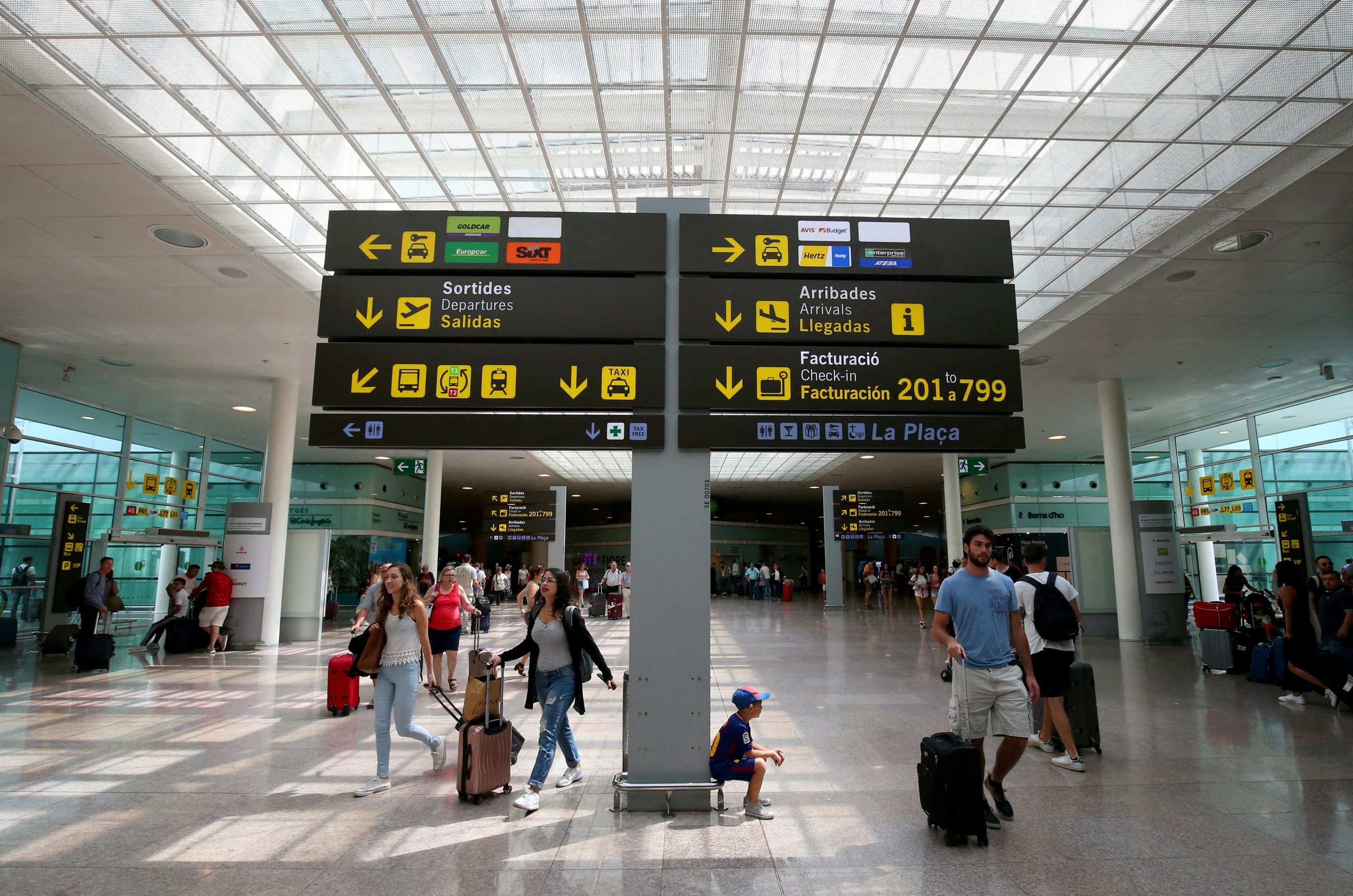 Travel Chaos In Spain As Airlines Strike Ahead Of Christmas | Daily Sabah