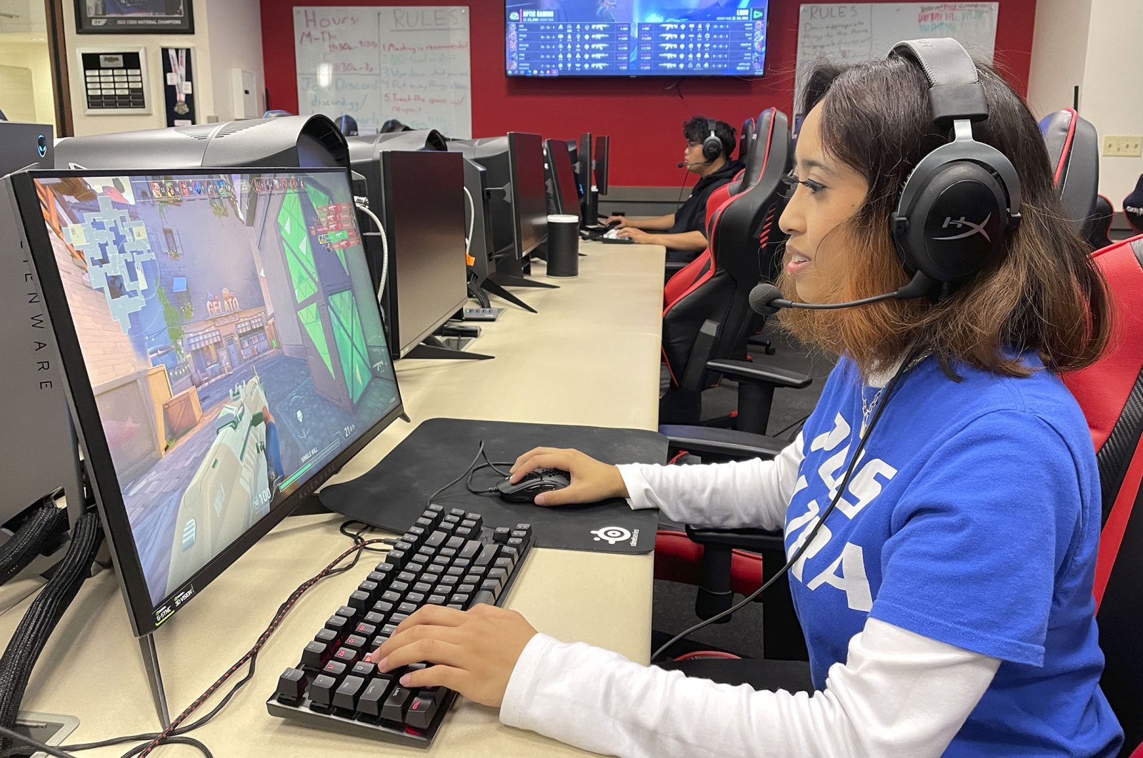 Lethrese Rosete, a 20-year-old DePaul sophomore, plays an online game at the university&#039;s Esports Gaming Center, in Chicago, U.S., Sept. 22, 2022. (AP Photo)