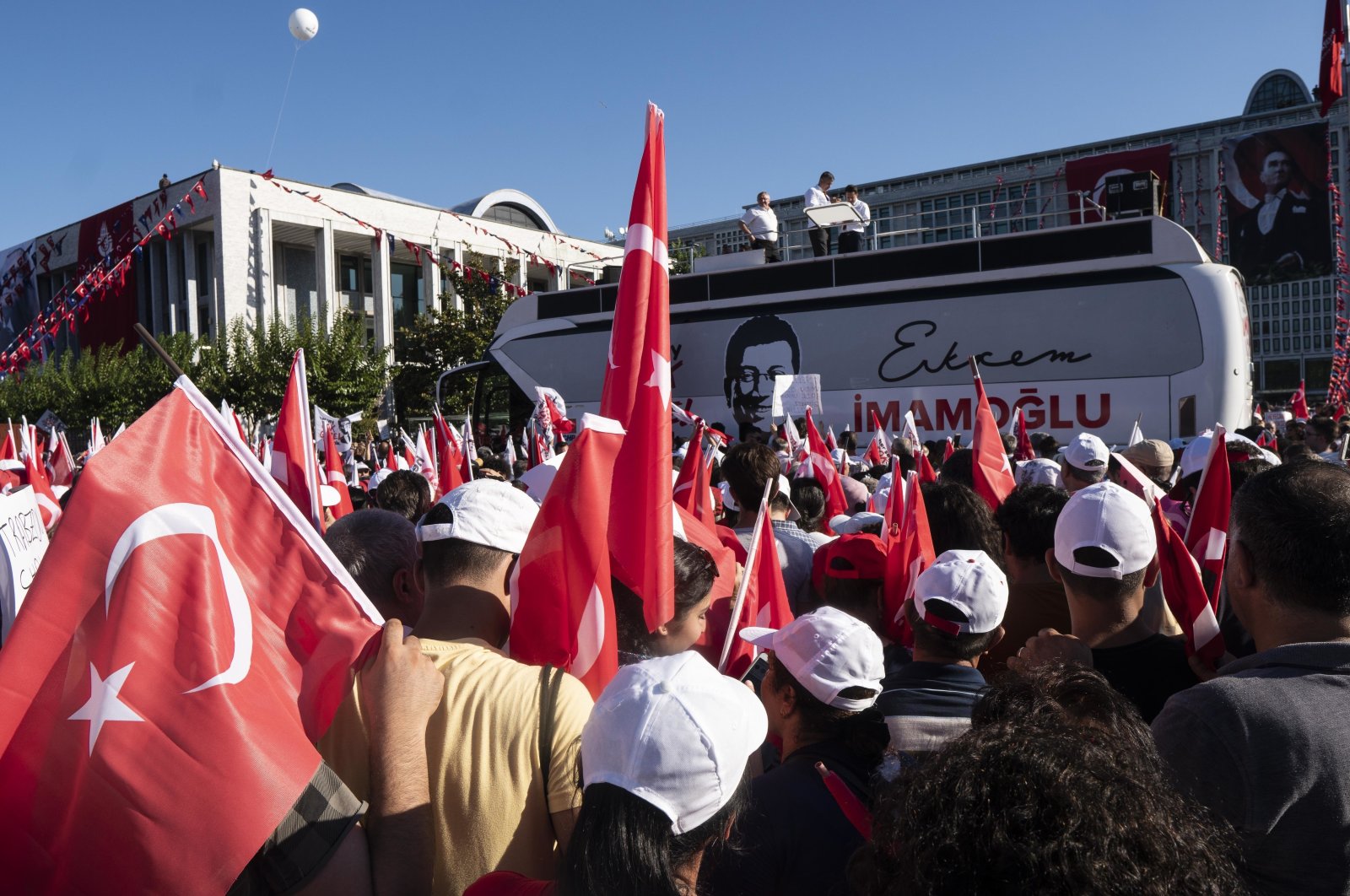 Turkish opposition leaders have described their relationship with Istanbul Mayor Ekrem Imamoglu as “father and son” and “sister and brother” to take advantage of his momentum, claim him, and control him. (Getty Images Photo)