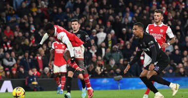 Arsenal&#039;s Eddie Nketiah (L) scores the 3-1 goal during the English Premier League match between Arsenal Football Club and West Ham United, London, Britain, Dec. 26 2022. (EPA Photo)