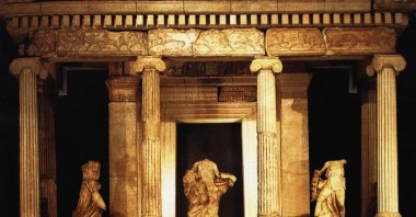 Artifacts returned earlier this year are on display in a museum in Antalya, Türkiye, Nov. 14, 2022. (DHA photo)