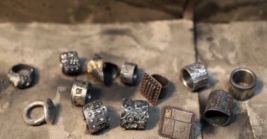 Dublin jeweler Pierce Healy creates 10 rings for &quot;Lord of the Rings&quot; director Peter Jackson&#039;s latest movie &quot;Mortal Engines,&quot; Dublin, Ireland, Dec. 5, 2018. (Getty Images Photo)