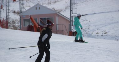 Russian tourists are seen in the Palandöken Ski Resort in Erzurum, Türkiye, Dec. 29, 2022. (IHA Photo)