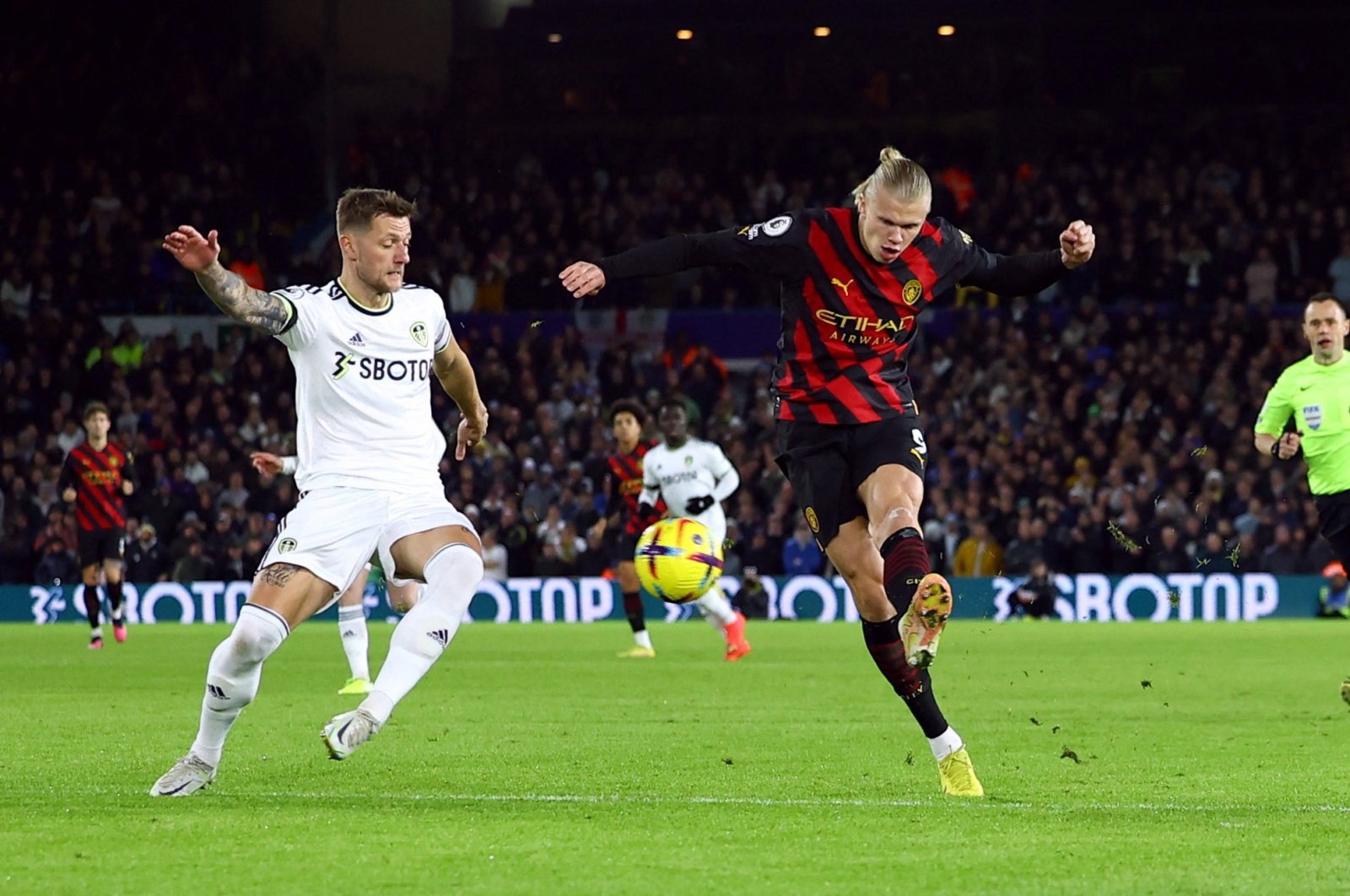 Manchester City&#039;s Erling Haaland shoots at goal during the Leeds United Vs. Manchester City match at Elland Road, Leeds, Britain, Dec 28, 2022. (Reuters Photo)