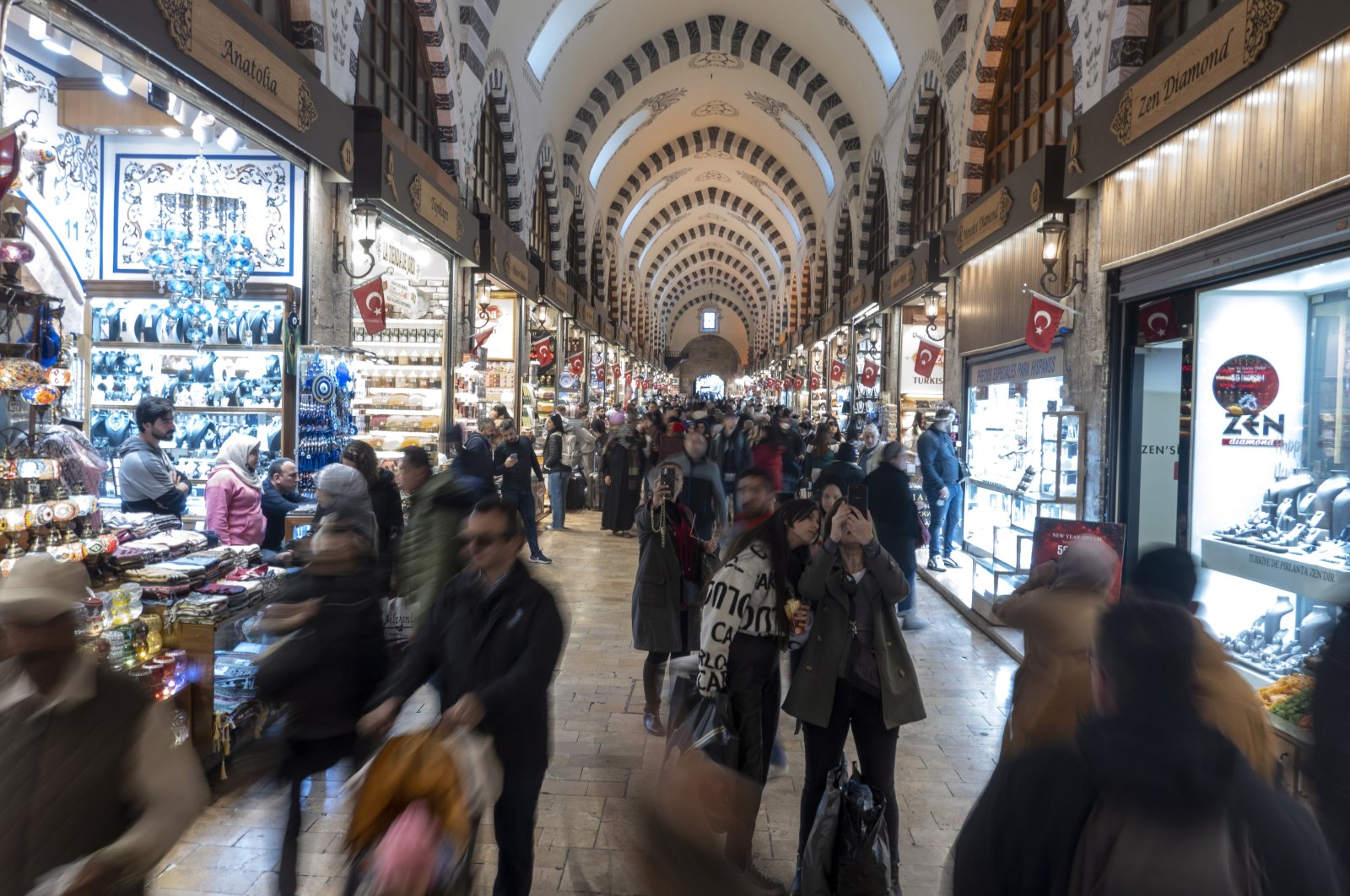 Economic confidence in Türkiye hits 10-month high in December