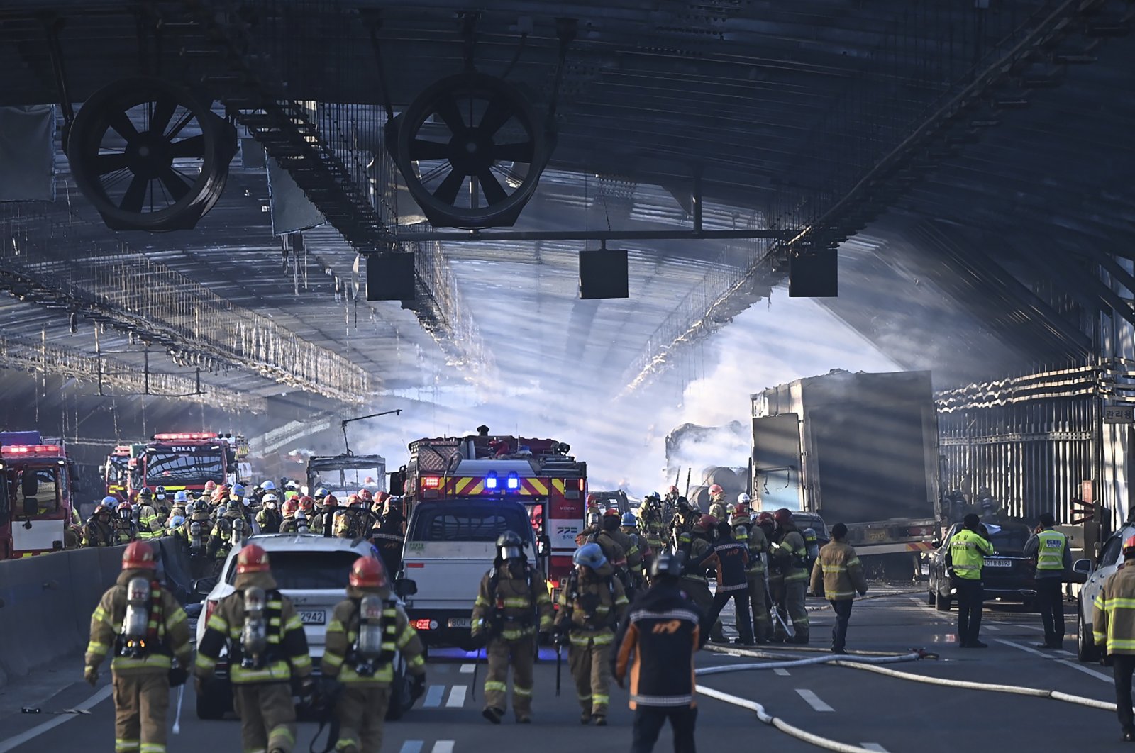 Kebakaran terowongan jalan Korea Selatan tewaskan 5 orang, puluhan luka-luka