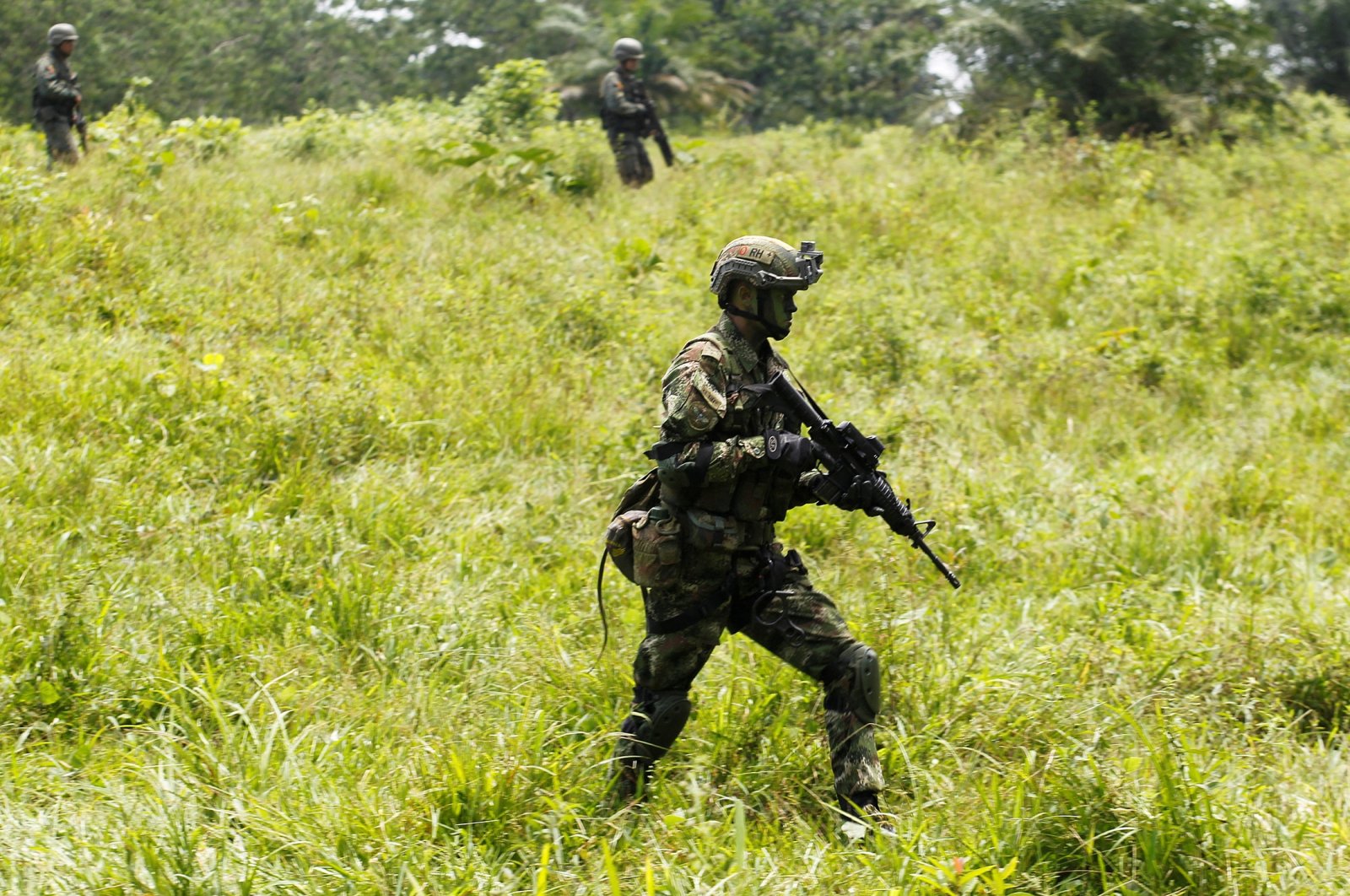 Colombian soldiers guard the border with Ecuador in Narino, Colombia, April 18, 2018. (Reuters Photo)