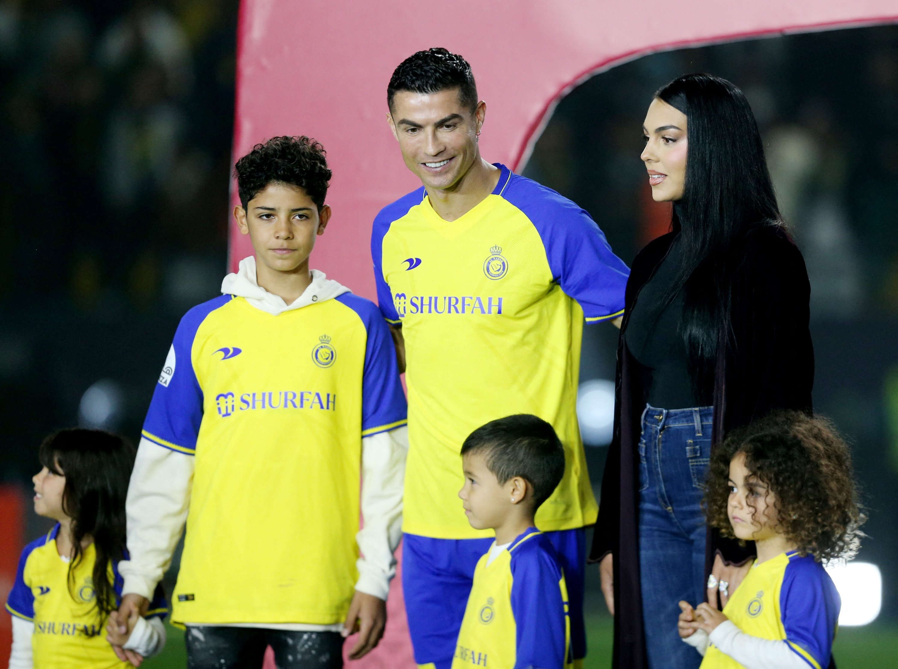 Cristiano Ronaldo tries to end rumors of a crisis by taking Georgina and  the kids for a day out