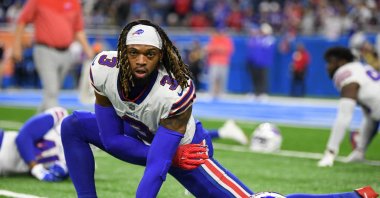 Buffalo Bills safety Damar Hamlin warms up before a game against the Detroit Lions at Ford Field, Detroit, Michigan, U.S., Nov. 24, 2022. (Reuters Photo)
