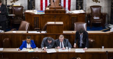 Lawmakers tasked with counting votes for Speaker of the House tally the numbers after House Republican Leader Kevin McCarthy lost a fifth vote to be the next Speaker of the House in Washington, D.C., Jan. 4, 2023. (EPA Photo)