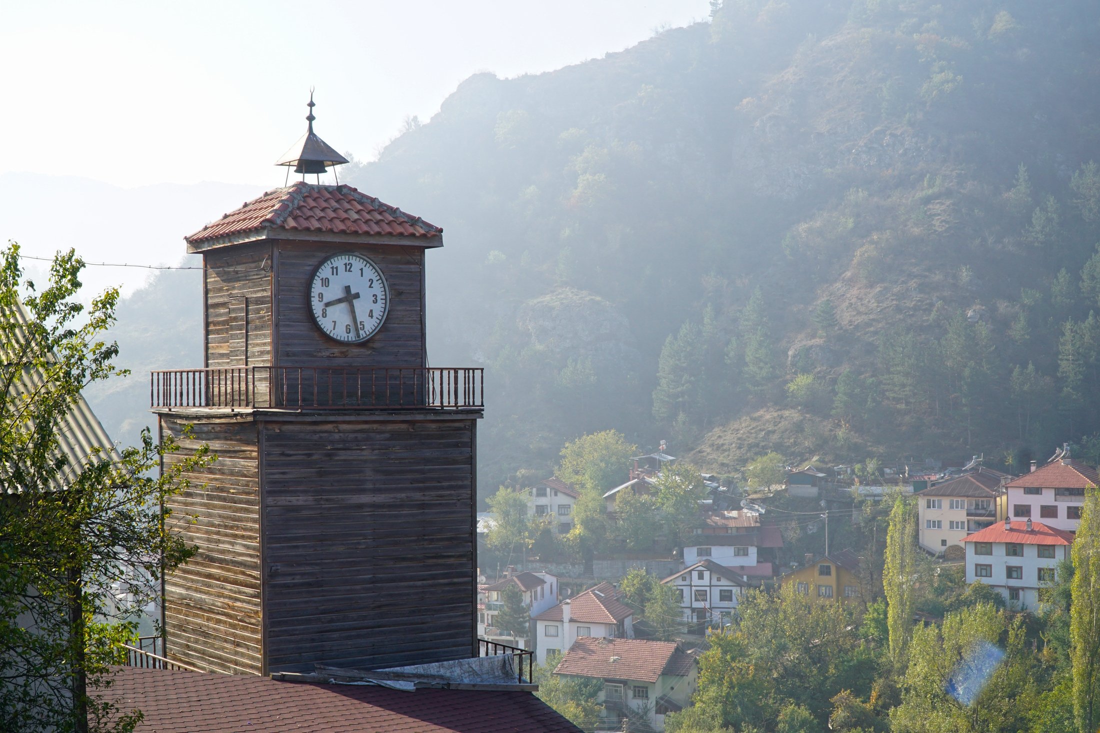 Menara jam bersejarah di Mudurnu, Bolu, Türkiye.  (Foto Shutterstock)