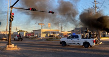 Members of the National Guard patrol the streets during an operation to arrest Ovidio Guzman, the son of Joaquin "El Chapo" Guzman," in Culiacan, Sinaloa state, Mexico, Jan. 5, 2023. (AFP Photo)