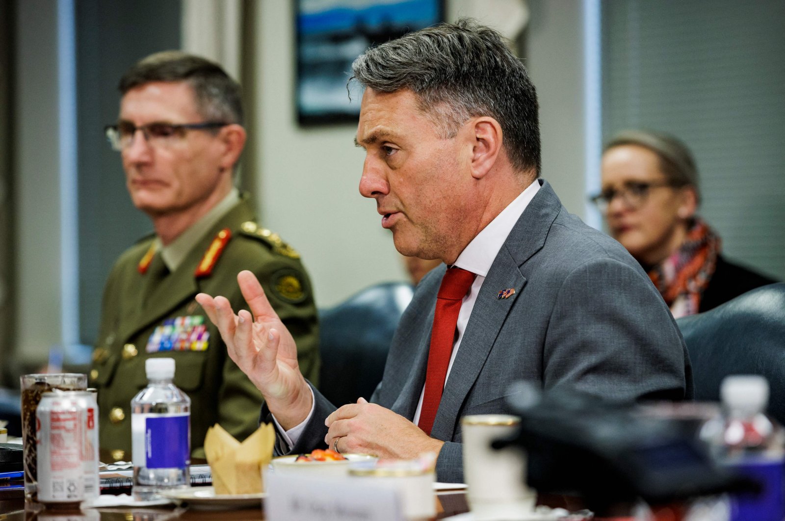 Australia melakukan investasi besar dalam pertahanan, mengakuisisi HIMARS