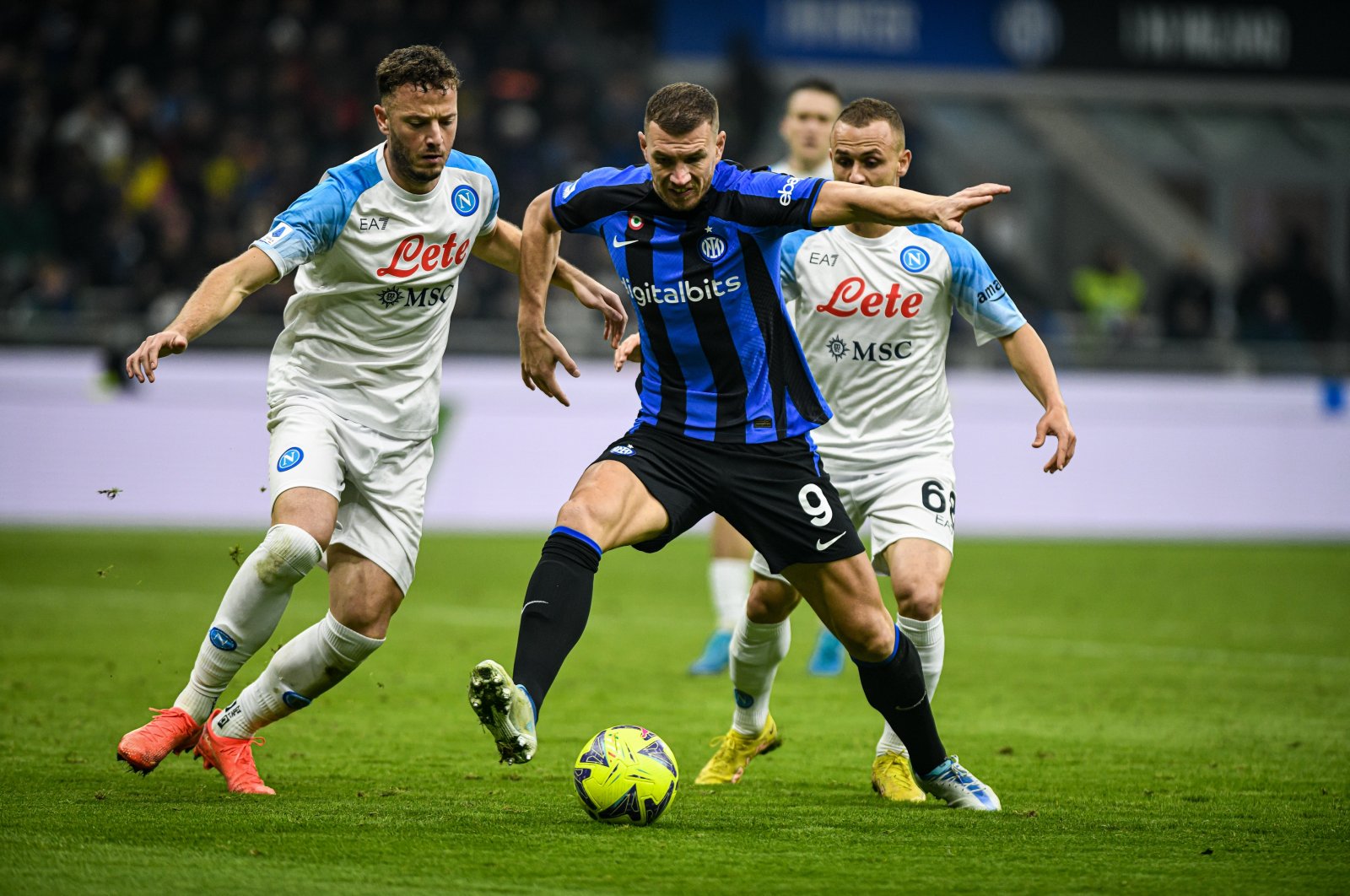 Inter memotong rekor tak terkalahkan Napoli, Juve memperpanjang rekor menjadi 7