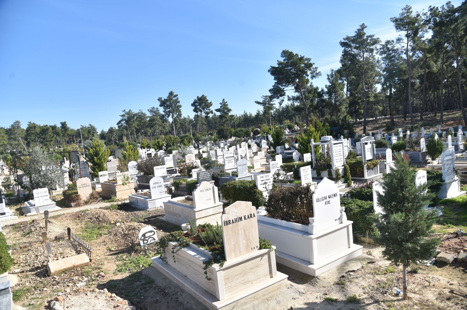 Uncalı City Cemetery in Konyaaltı, Antalya, Türkiye, Jan. 6, 2023. (DHA Photo)