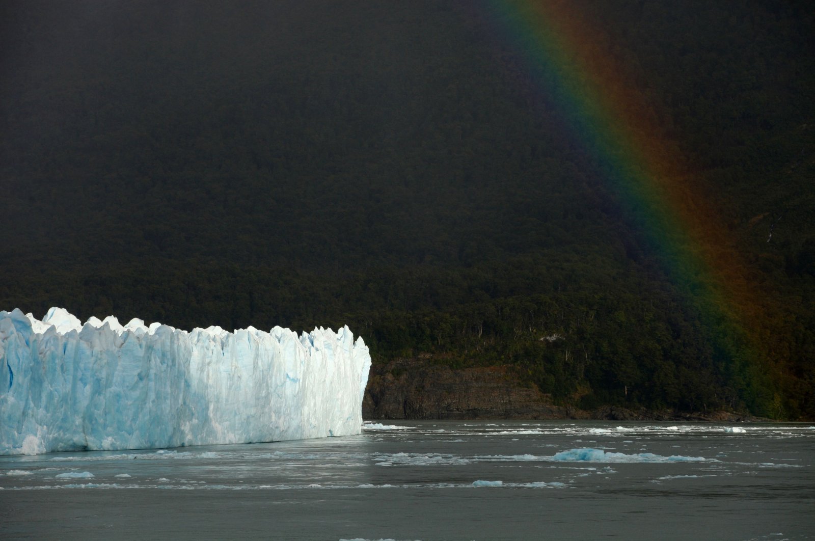 A rainbow appears over the Perito Moreno Glacier at Parque Nacional Los Glaciares near El Calafate, in Santa Cruz, Argentina, March 12, 2018. (AFP Photo)