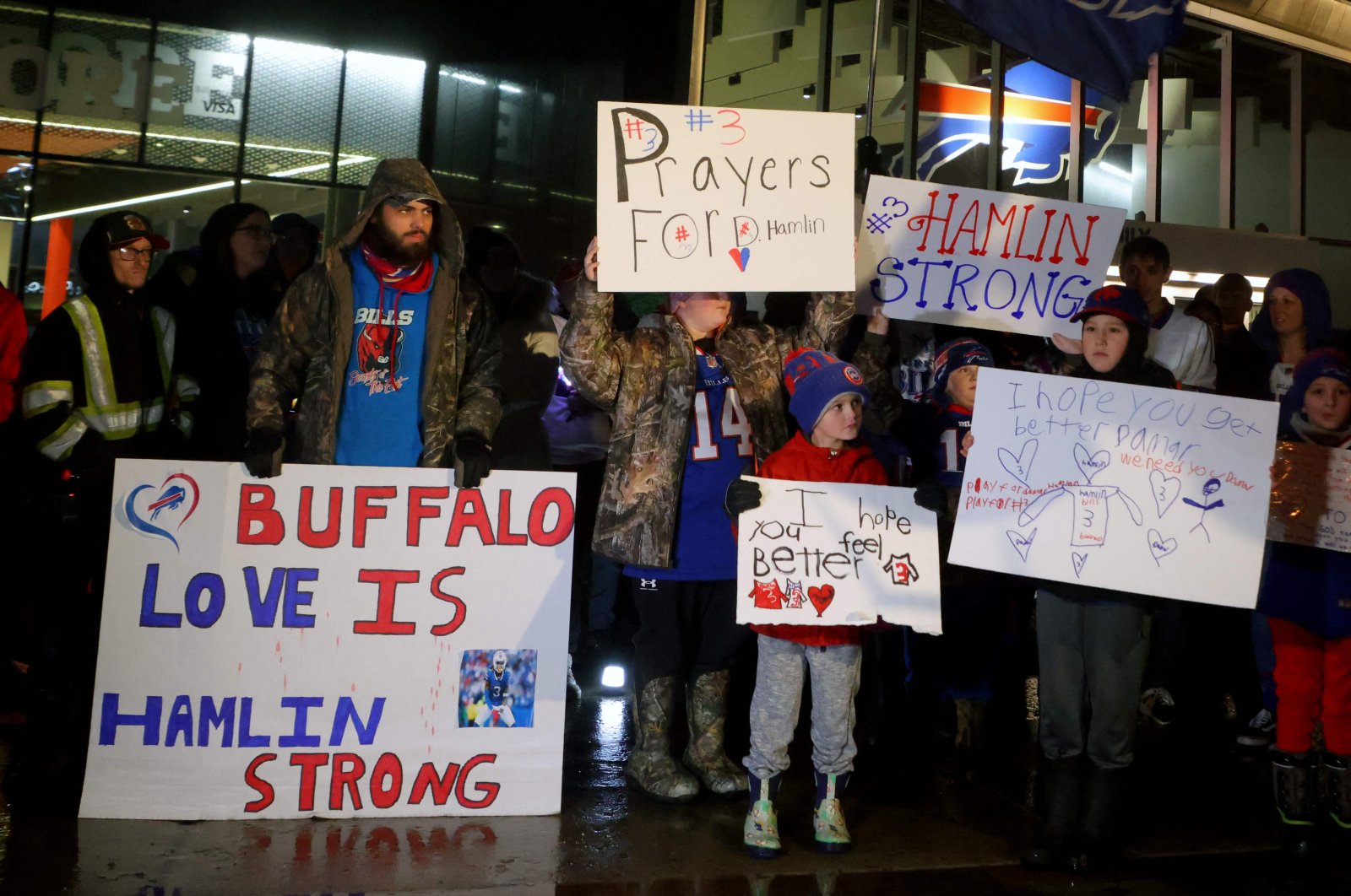 Buffalo Bills fans attend a candlelight prayer vigil for player Damar Hamlin at Highmark Stadium, Orchard Park, New York, US., Jan. 3, 2023. (AFP Photo)