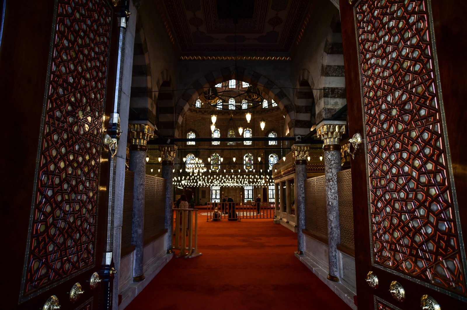 The interior of the 356-year-old Yeni Cami  mosque in Istanbul, Jan. 6, 2023. (IHA Photo)