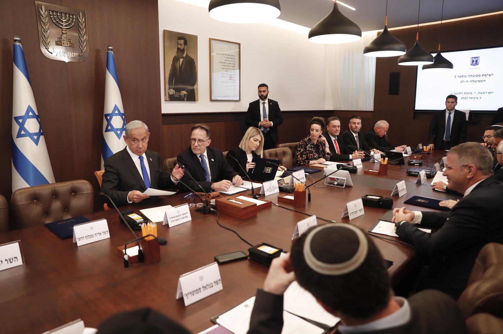 Israeli Prime Minister Benjamin Netanyahu (background L) presides over a weekly Cabinet meeting, West Jerusalem, Israel, Jan. 3, 2023. (EPA File Photo)