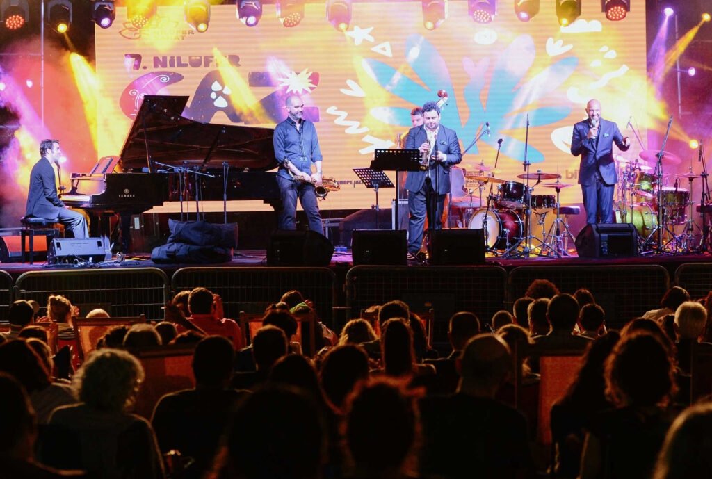 Ferit Odman Quintet di panggung Festival Jazz Nilüfer, Bursa, Türkiye, 3 Juli 2022. (Foto milik organisasi)