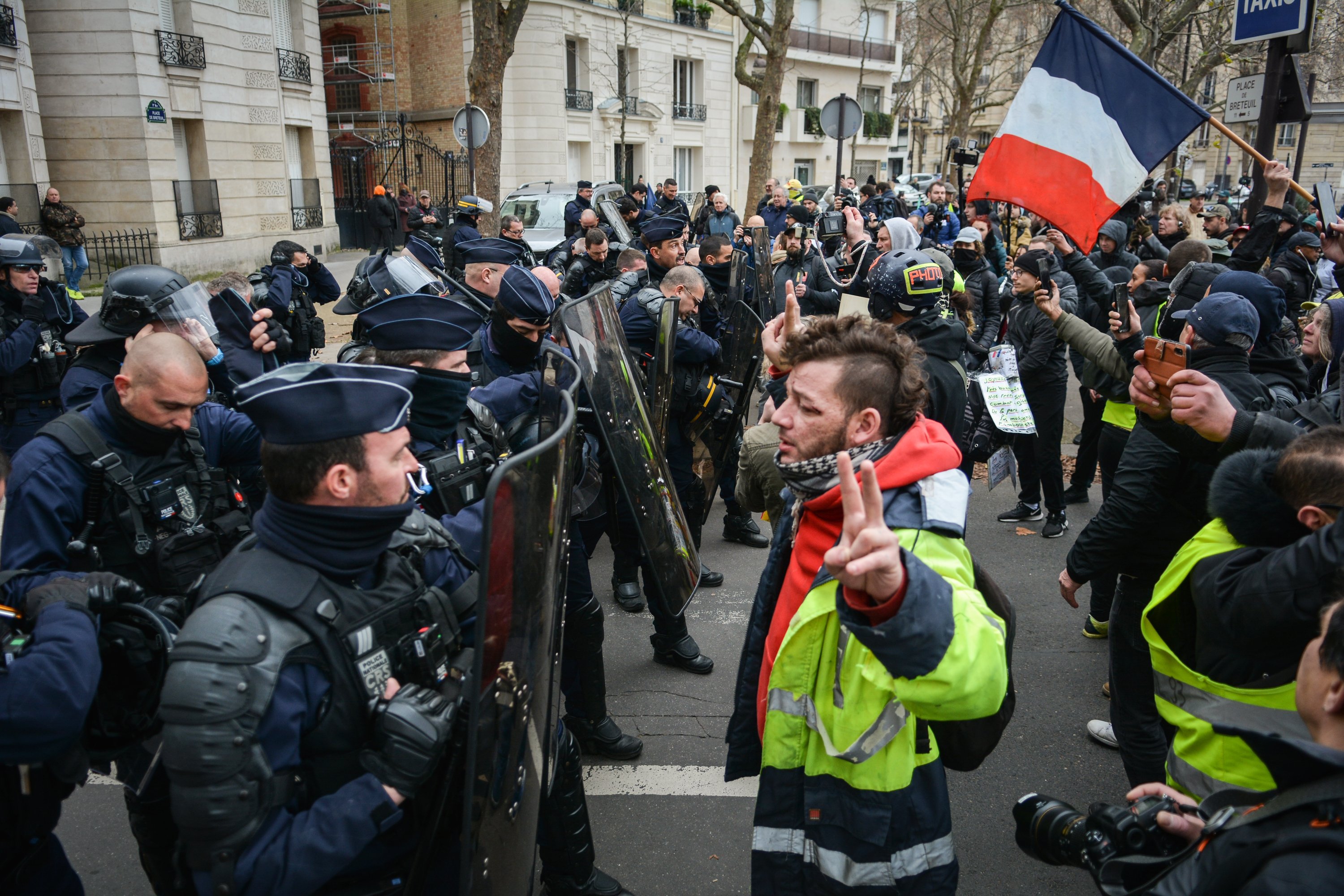 France Pension Reform Protesters Briefly Storm LVMH Building in Paris -  Bloomberg