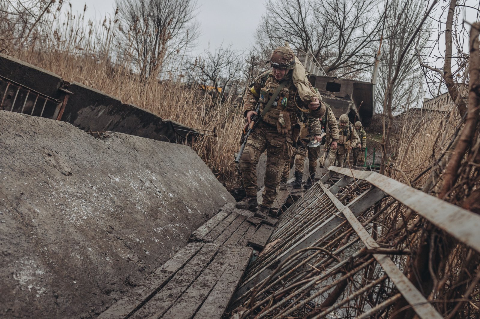 Ukrainian troops patrol near Soledar, Bakhmut, eastern Ukraine, Jan. 8, 2022. (AA Photo)
