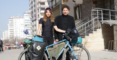 Madeline Hoffmann (L) and her father Duran Tekin (R) meet after 33 years in Kayseri, Türkiye. (AA Photo)