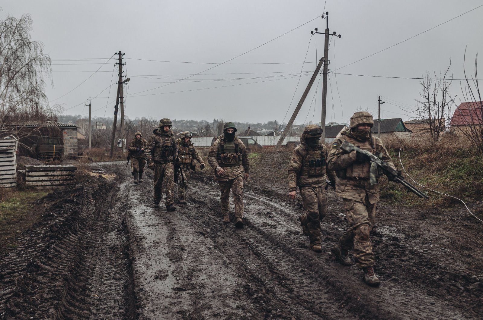 Ukrainian troops patrol an area near Soledar, Bakhmut, eastern Ukraine, Jan. 8, 2022. (AA Photo)